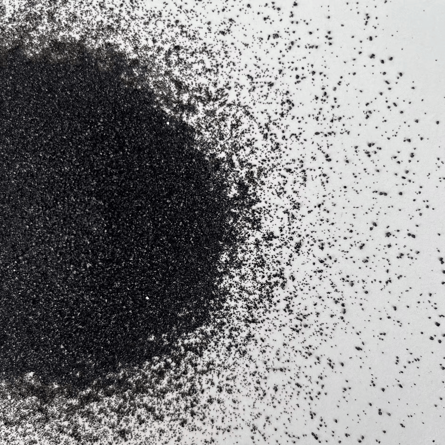 Svart Glasyrströssel – Effektfull Dekoration för Glasyr – Lervis.se