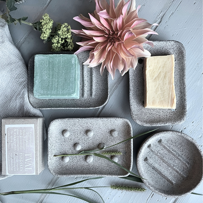 258 Gray clay with black chamotte