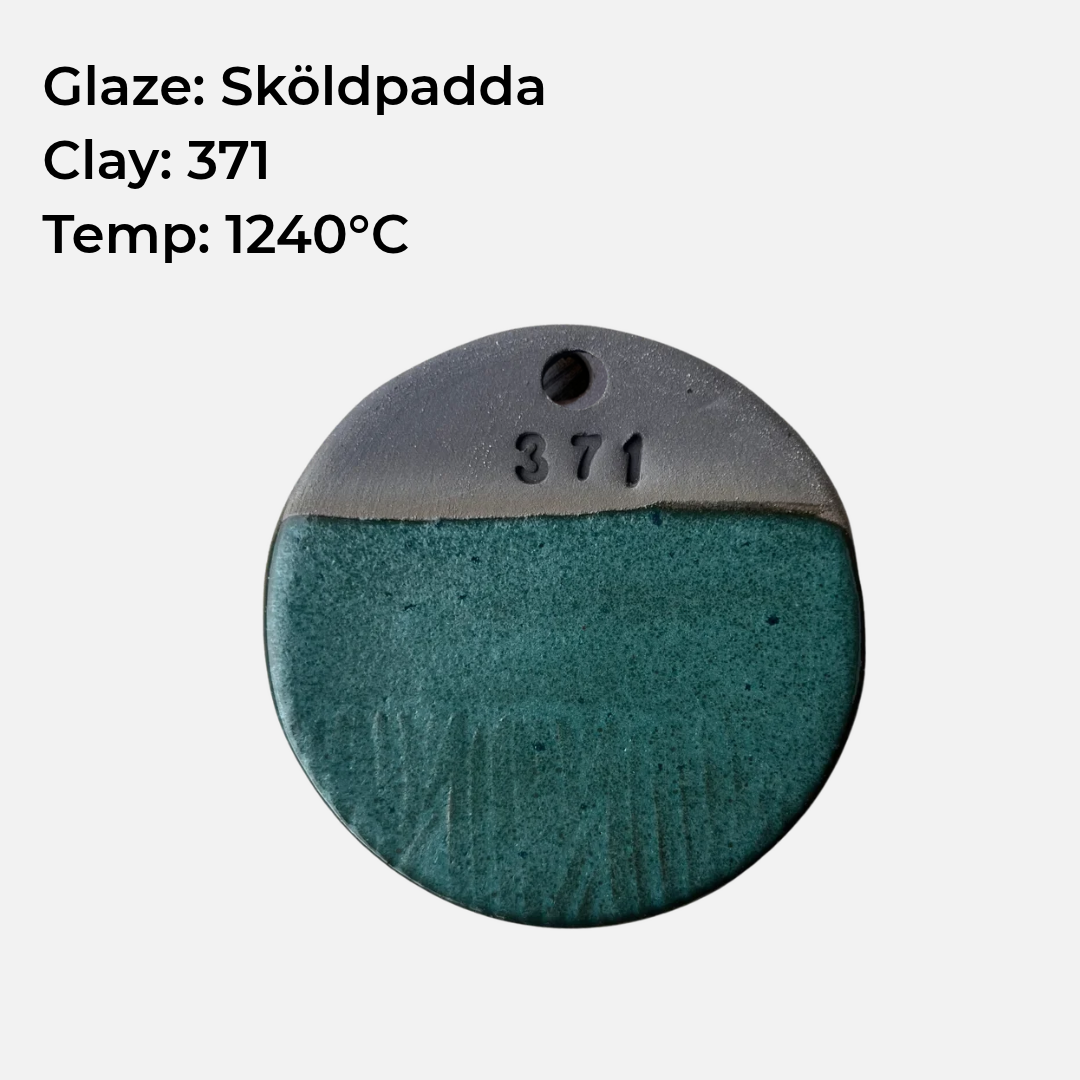 Sköldpadda brush-on glaze, green with dots