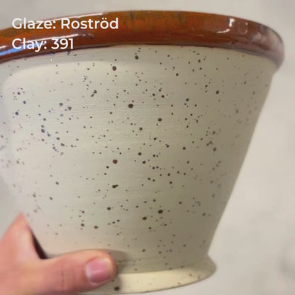 Roströd pulverglasyr, glansig effektglasyr