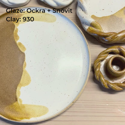 Snövit pulverglasyr, halvblank vit