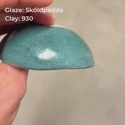 Sköldpadda penselglasyr, grön med prickar